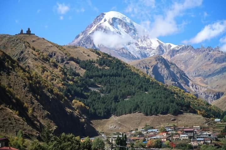 Hotel Kazbegi 1 Exteriör bild